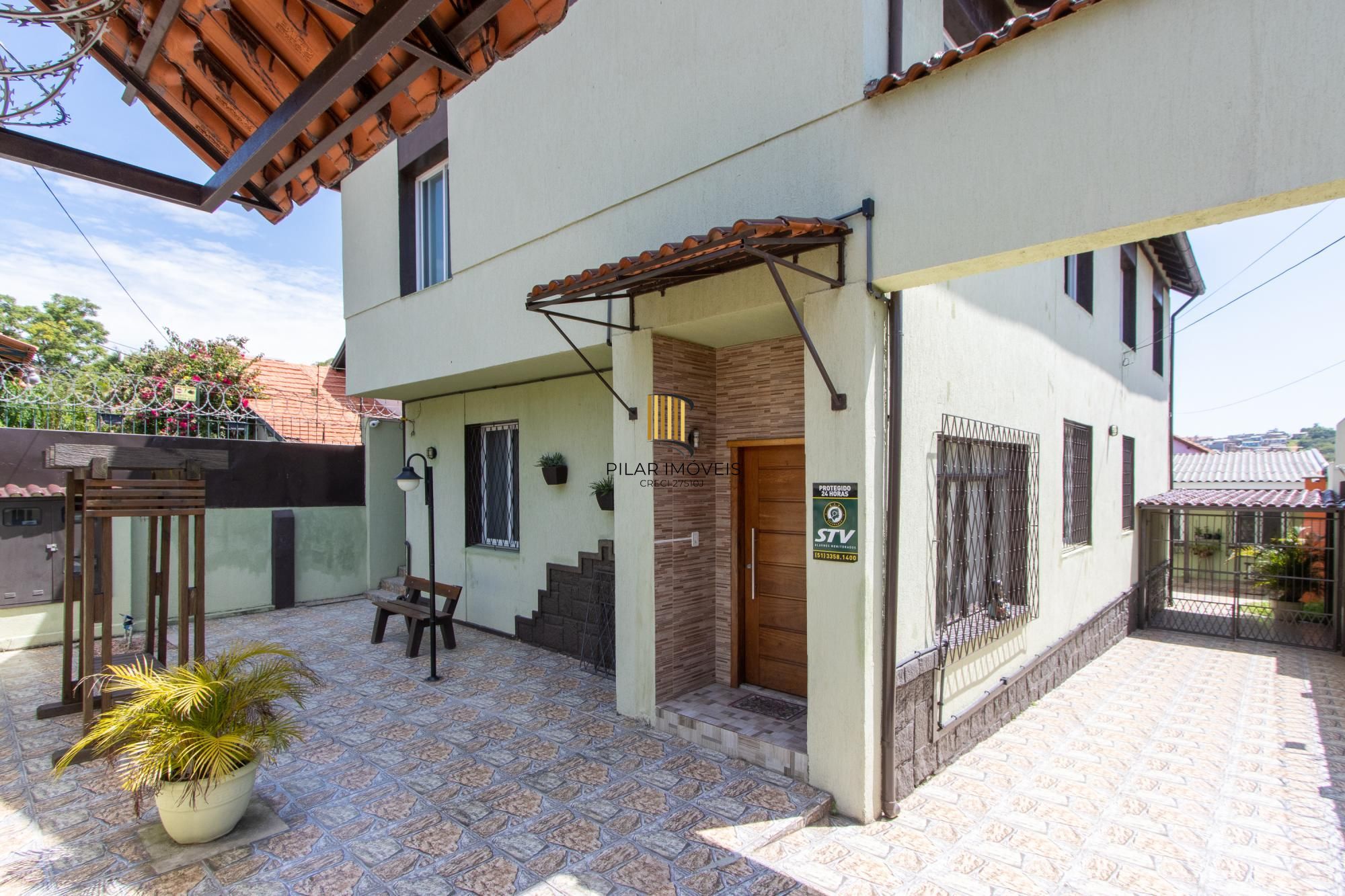 Casa 6 dormitórios no bairro Santa Tereza