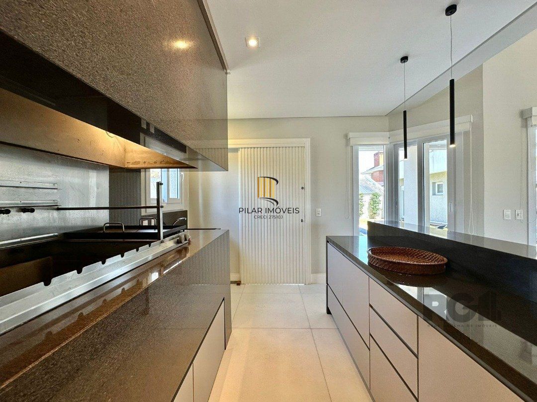 Casa 4 dormitórios no bairro Atlântida