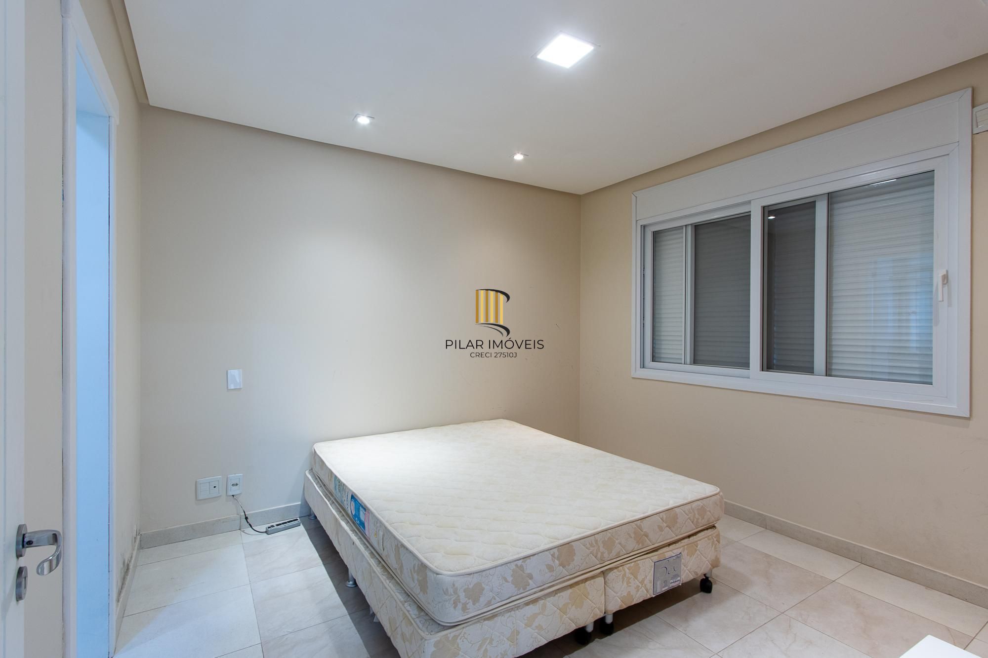 Casa de Condomínio 4 dormitórios no bairro Belém Novo