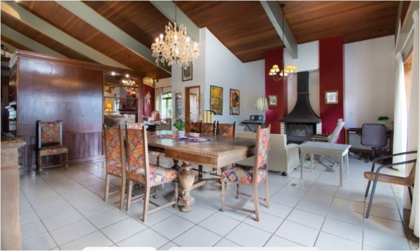 Casa em Condomínio à venda com 5 dormitórios, 565m² e 4 vagas no Condominio Jardim do Sol, Zona Sul de Porto Alegre