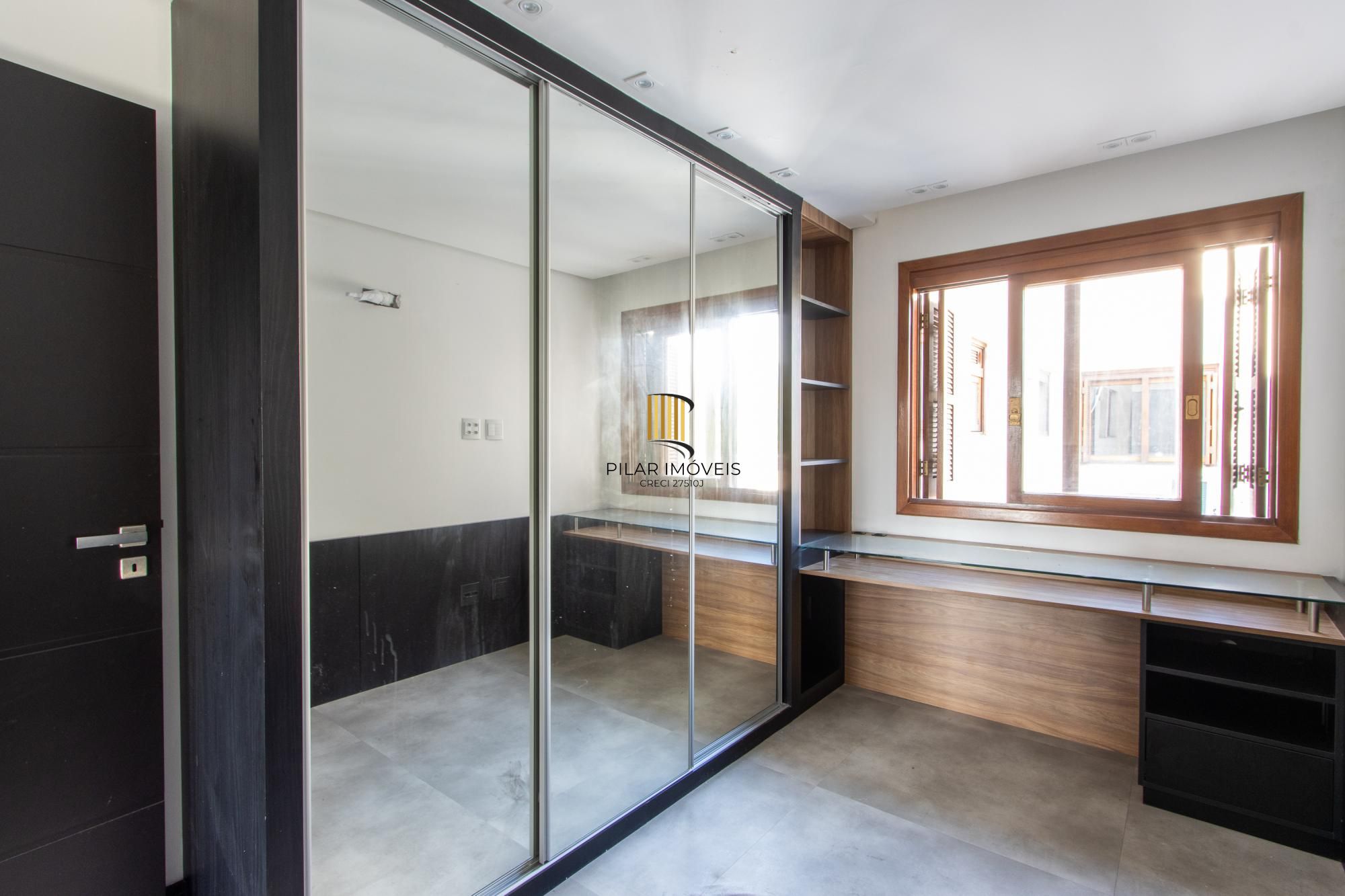 Apartamento 4 dormitórios no bairro Passo da Areia