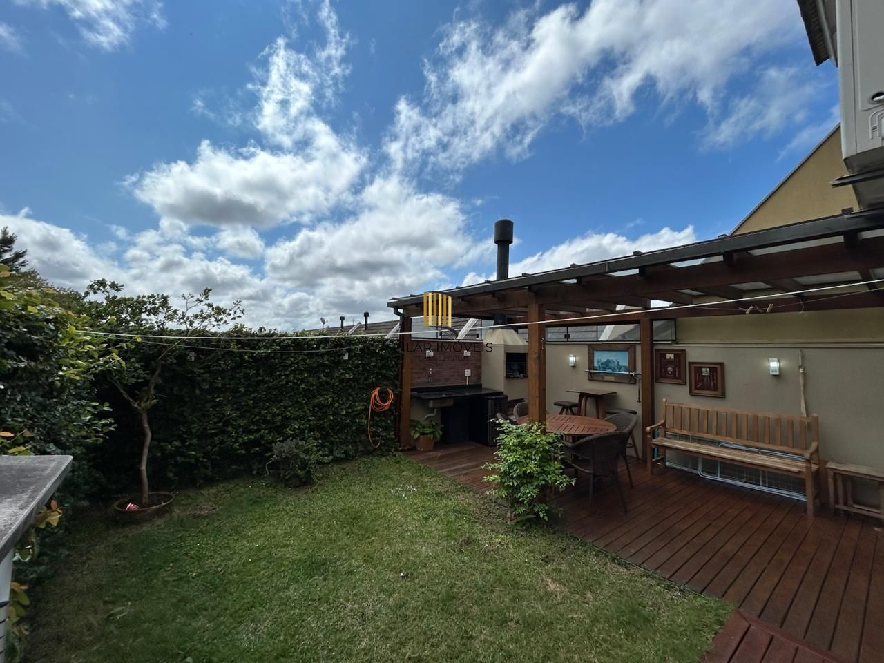 Casa condomínio | 3 dormitórios | 1 Suíte | 240,82 Privativos | 2 Vagas | Bairro Teresópolis