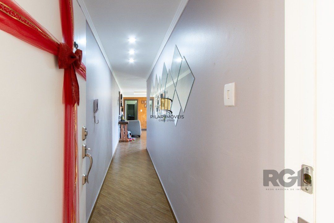 Apartamento reformado de 124m² privativos- 3 dormitórios sendo 1 suíte no bairro Medianeira