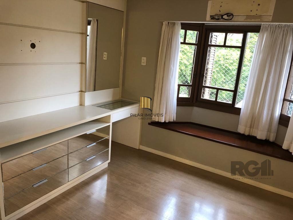 Casa de Condomínio 4 dormitórios no bairro Vila Assunção