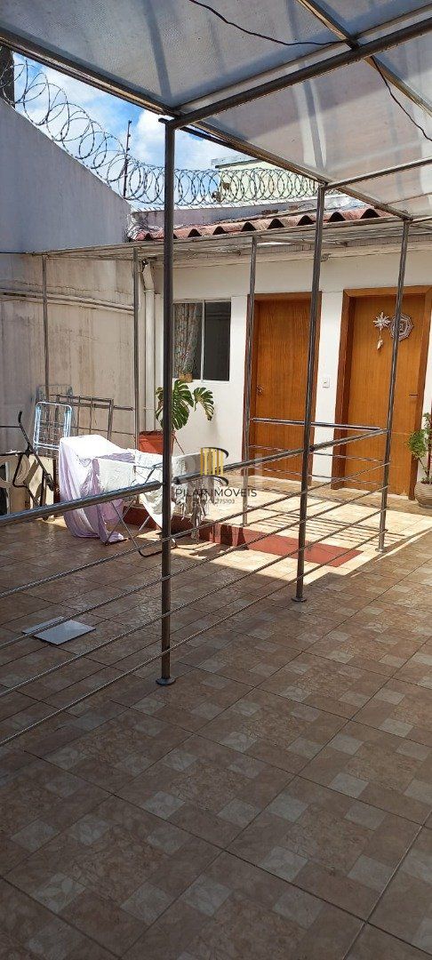 Casa 9 dormitórios no bairro Menino Deus