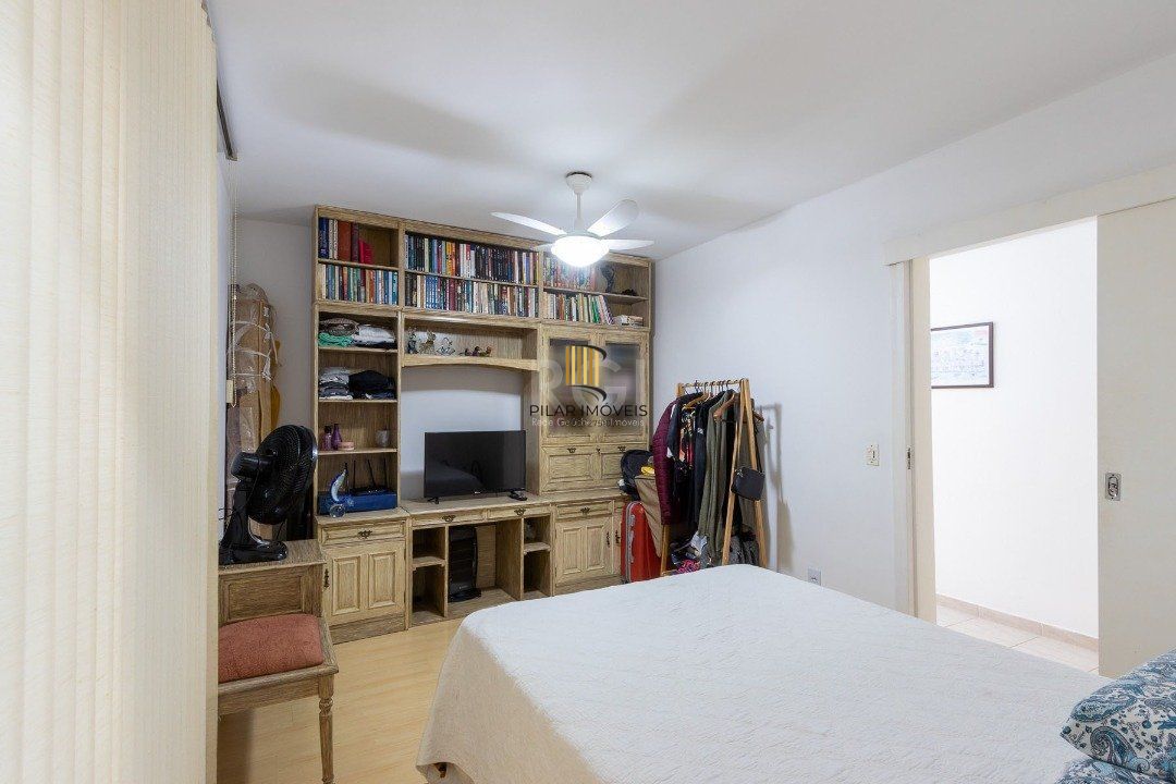 Casa Condominio para Venda - 300m², 4 dormitórios, sendo 2 suites, 2 vagas - Ipanema
