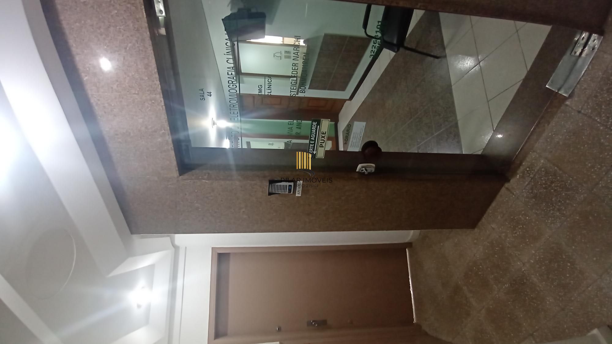 Imóvel comercial com 3 salas e recepção no Centro Histórico