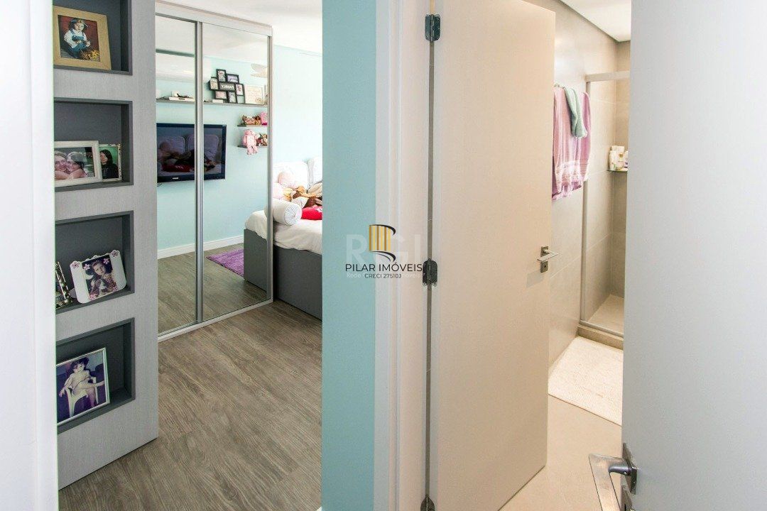 Cobertura para Venda - 230.43m², 3 dormitórios, sendo 3 suites, 2 vagas - Menino Deus