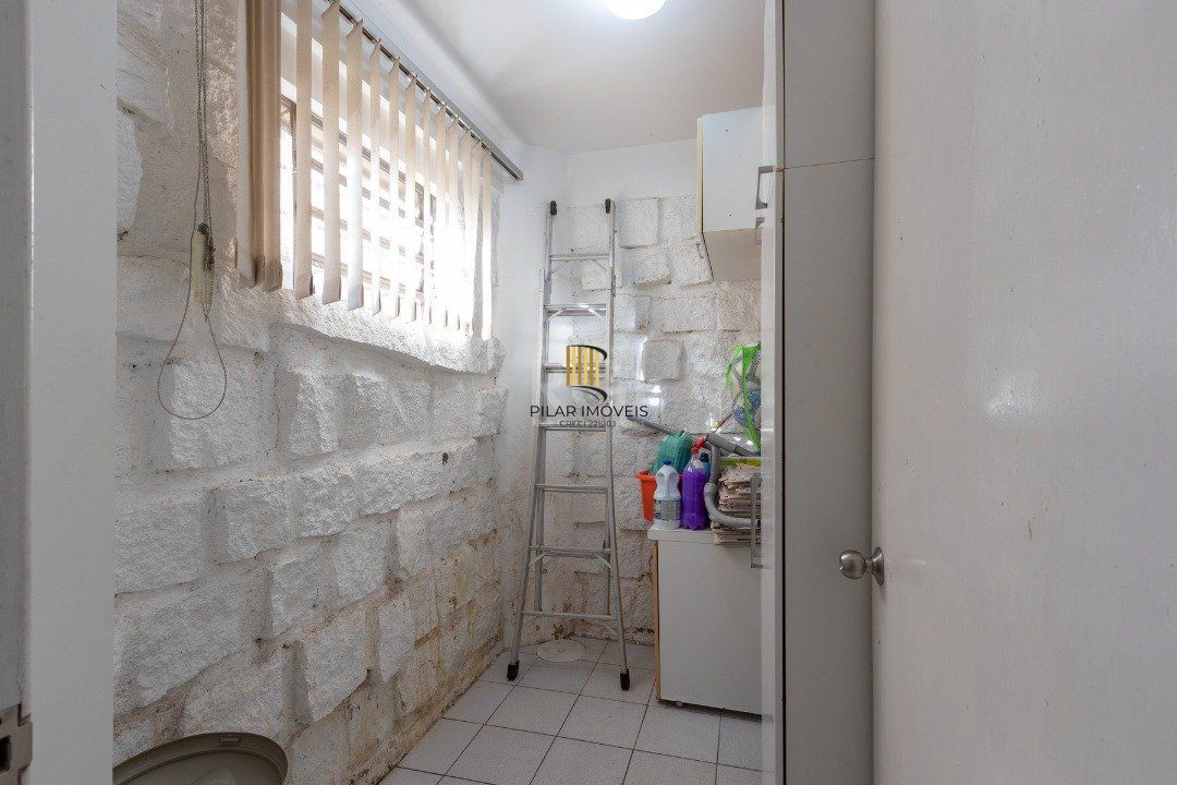 Casa Condominio para Venda - 322.88m², 3 dormitórios, sendo 1 suites, 4 vagas - Jardim Isabel