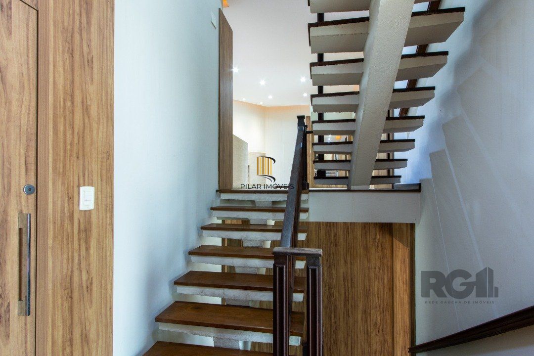 Excelente casa comercial com aproximadamente 300m² de área construída