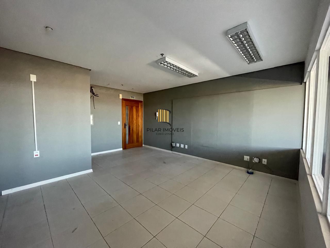 ala comercial desocupada à venda no coração do bairro Boa Vista, em Porto Alegre, Rio Grande do Sul!