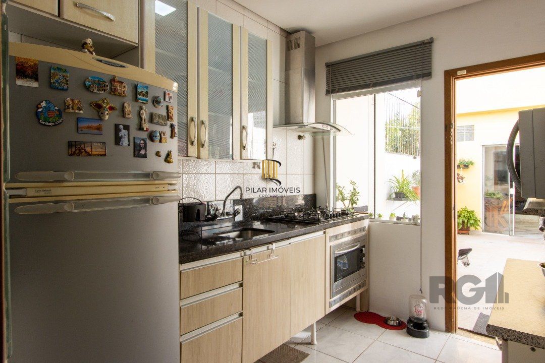 Casa para Venda - 204m², 3 quartos, 2 suites, 1 vaga - Caminhos do Sol - Guarujá