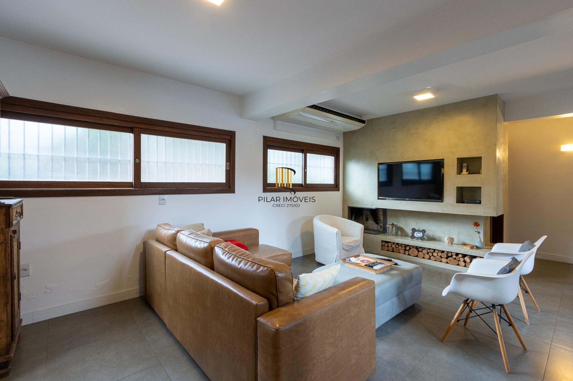 Casa com 6 quartos à venda  bairro Espírito Santo, Porto Alegre.