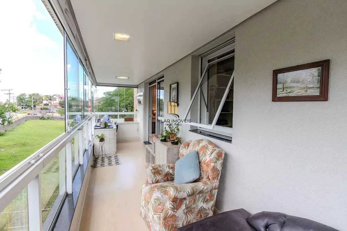 Apartamento com 3 dormitórios, 2 vagas e 231.61m² - Bairro Menino Deus