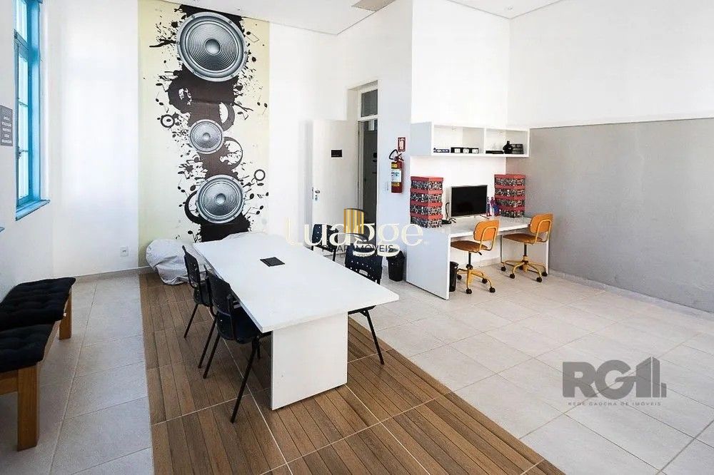 Apartamento de 3 dormitórios, 1 suíte e 2 vagas de garagem.