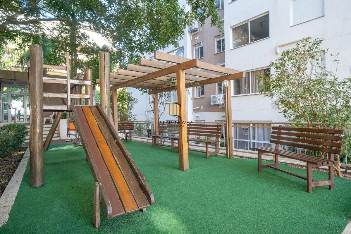 Apartamento com 3 dormitórios com 71m², vaga dupla no bairro Medianeira