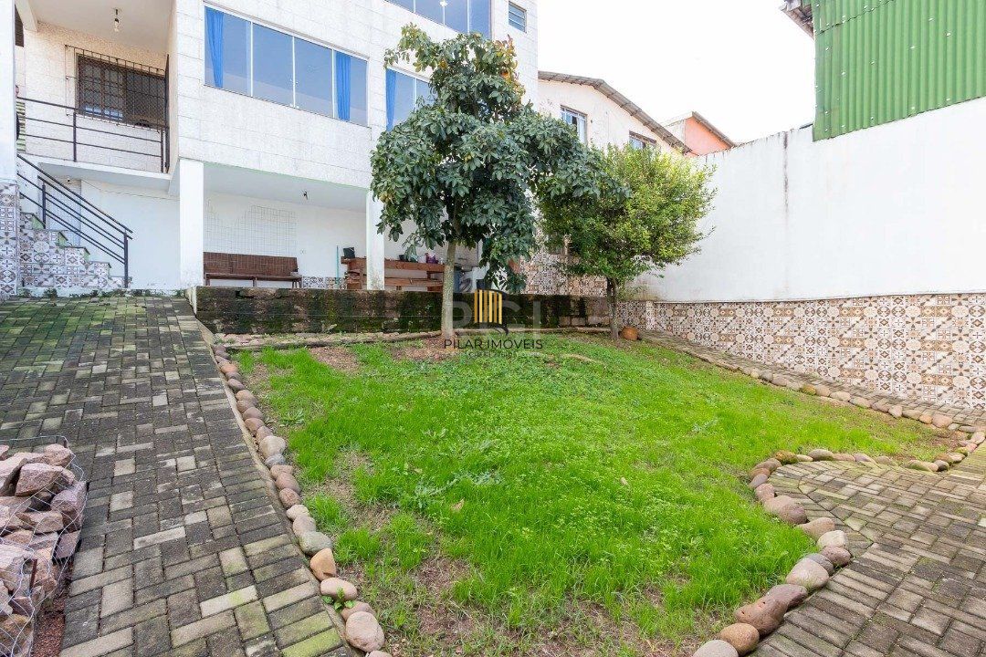 Casa para Venda - 300m², 5 dormitórios, 2 vagas - Cavalhada