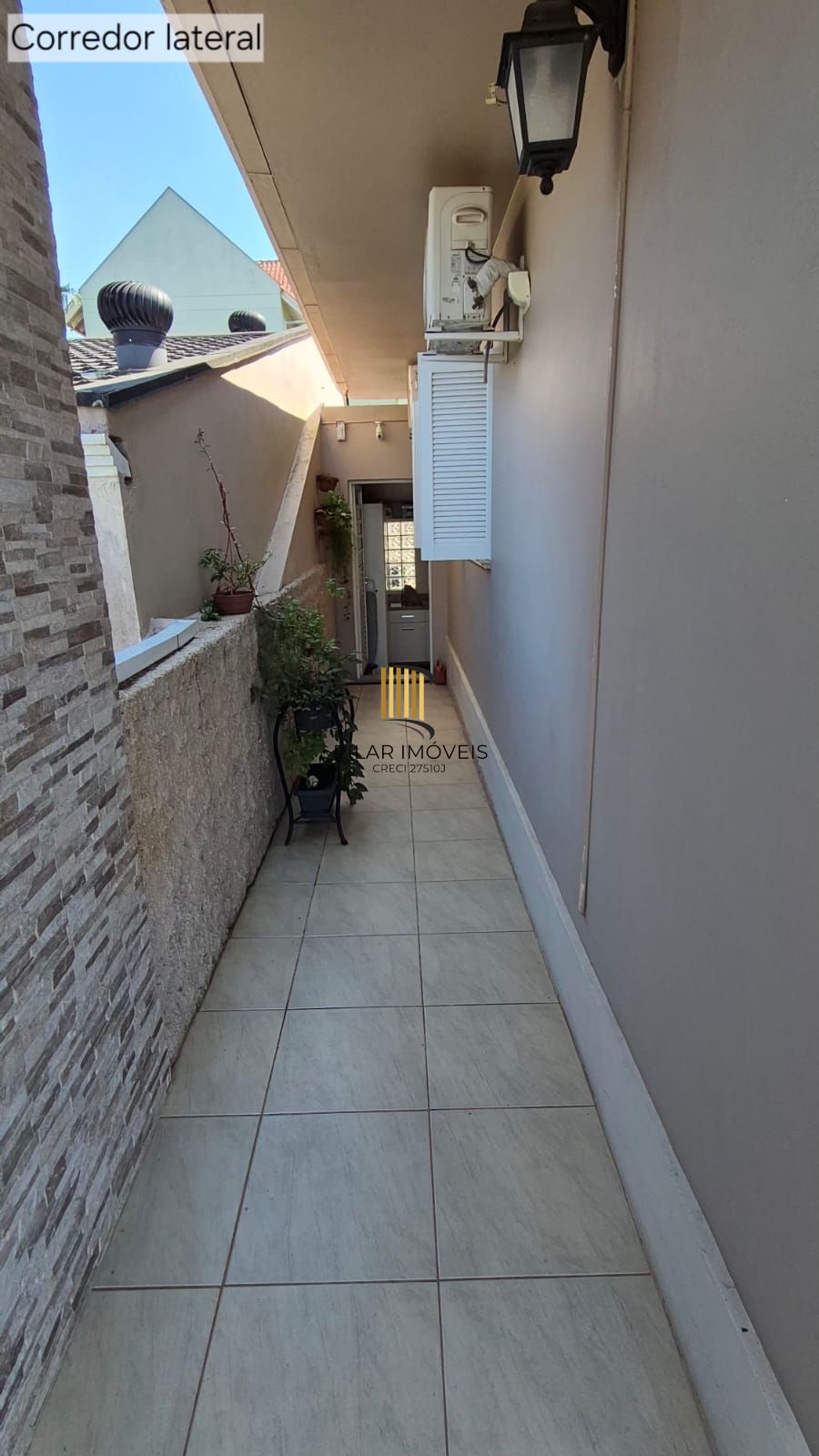 Excelente casa de 4 dormitórios, 1 suíte e 2 vagas em Novo Hamburgo.