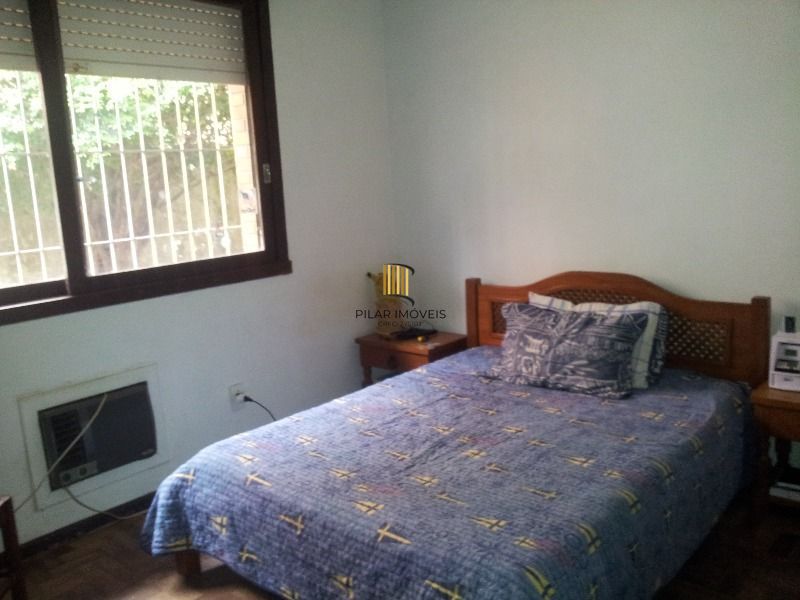 Casa para Venda - 400m², 3 dormitórios, sendo 1 suites, 2 vagas - Cristal