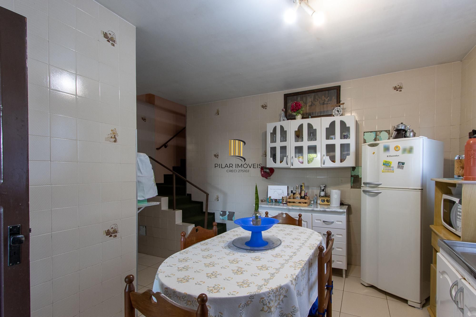 **Casa de 05 dormitórios, 03 suítes, 06 Banheiros, com 315,10m² privativos na Vila Conceição, Porto Alegre, RS**