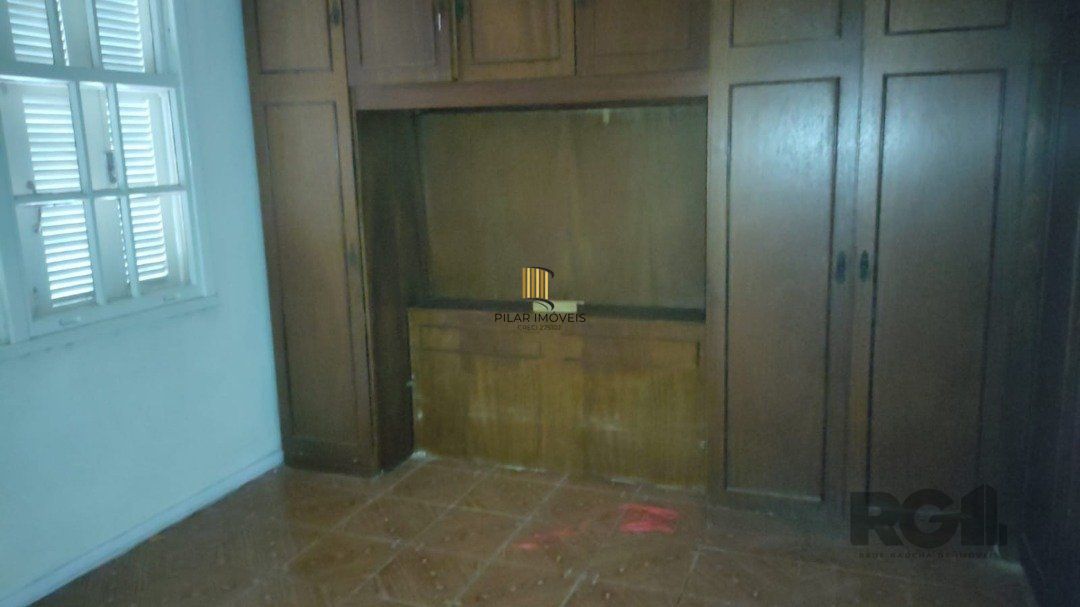 Casa 4 dormitórios no bairro Partenon