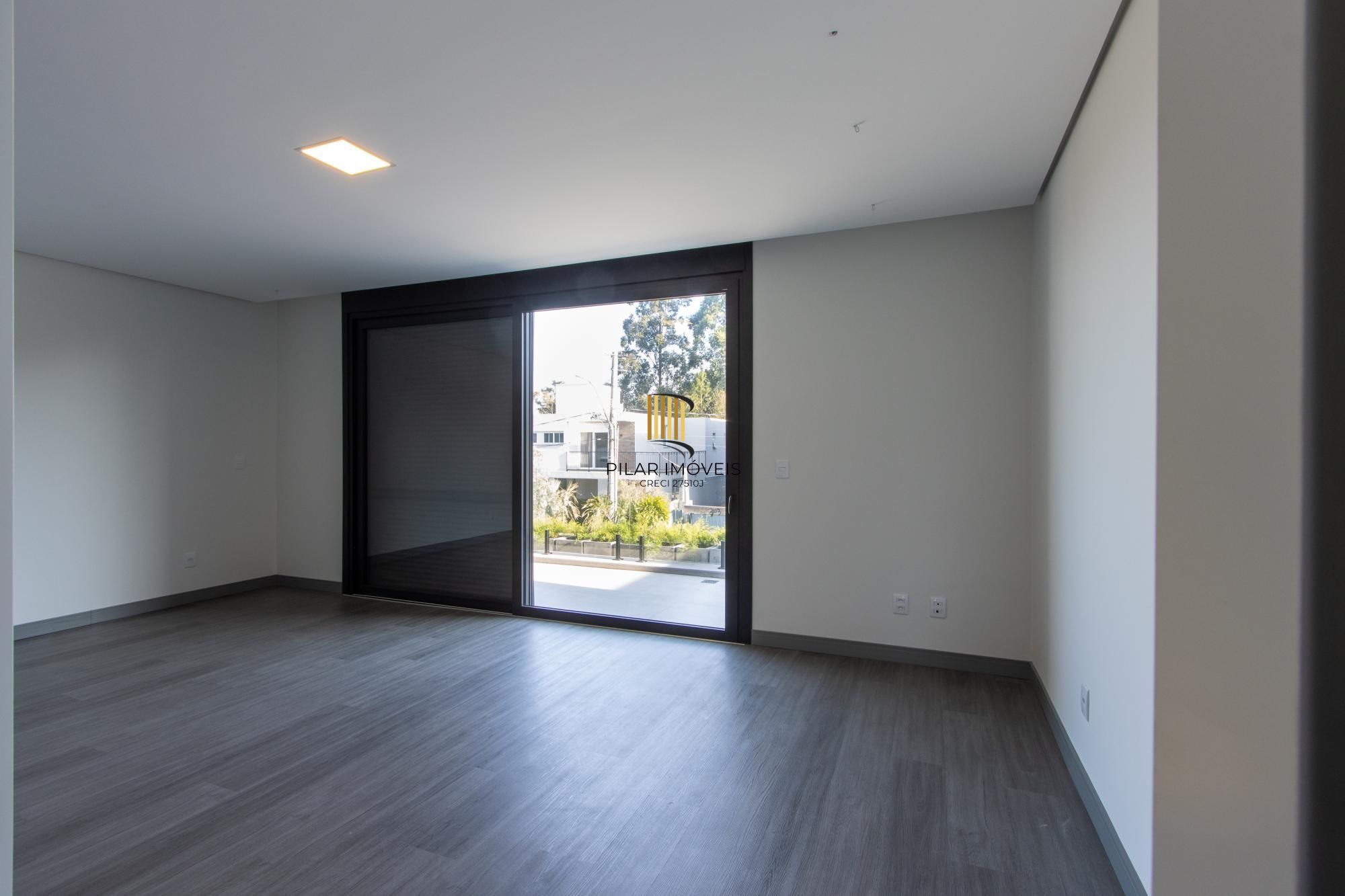 Casa de Condomínio 4 dormitórios no bairro Vila Nova