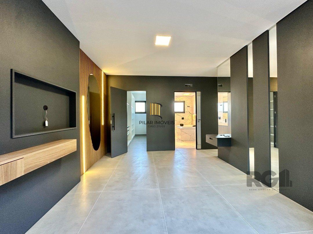 Casa 3 dormitórios no bairro Zona Nova