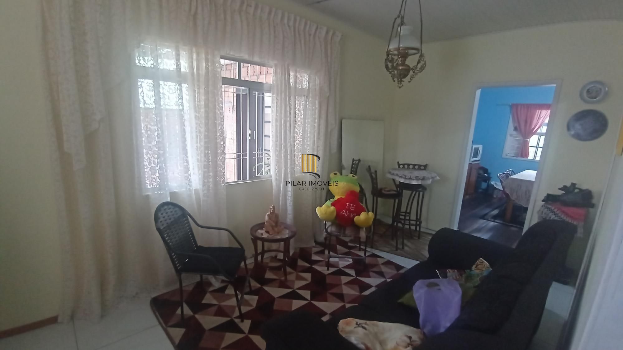 Casa com 2 dormitórios no bairro Glória
