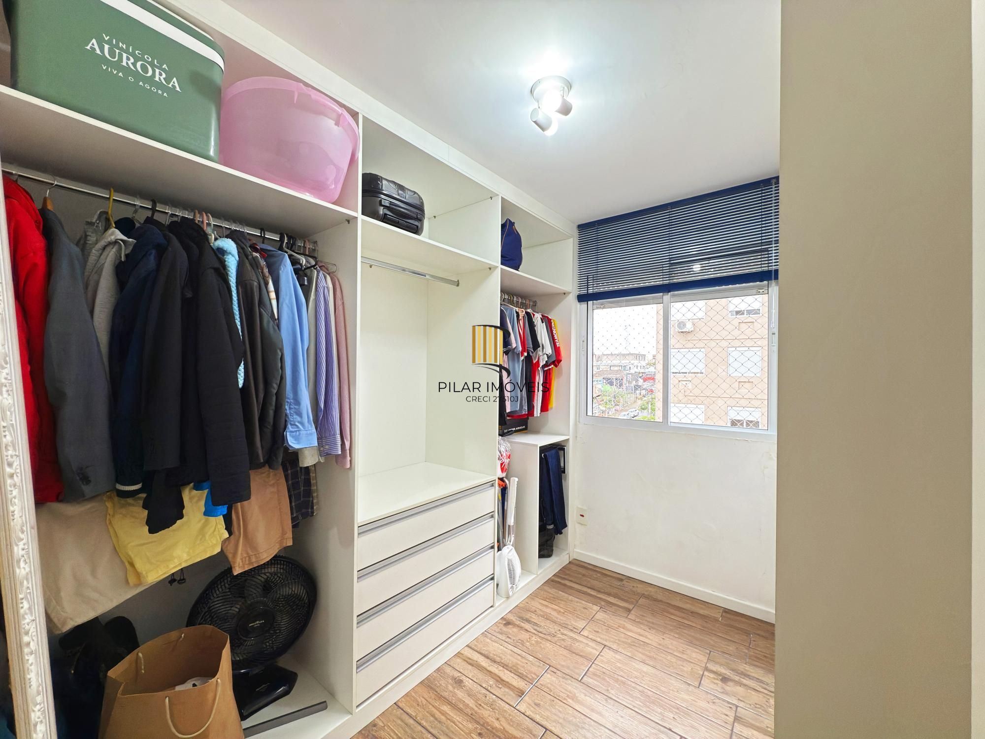 Apartamento de 3 dormitórios, 1 suíte e 2 vagas de garagem cobertas.