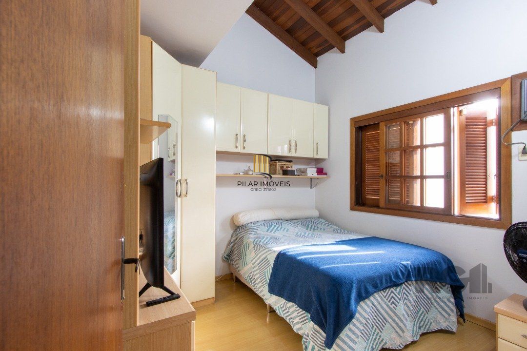 Casa para Venda - 180.3m², 3 dormitórios, sendo 1 suites, 3 vagas - Guarujá