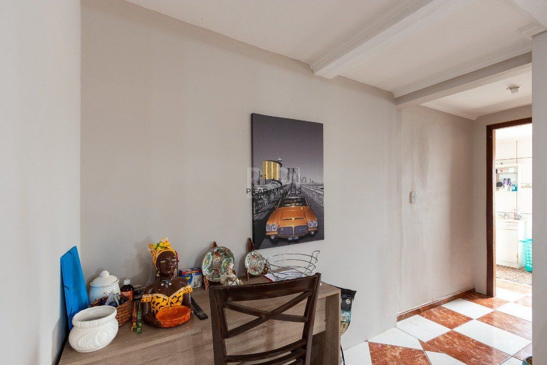 Sobrado para Venda - 300m², 3 dormitórios, sendo 1 suites, 3 vagas - Cavalhada