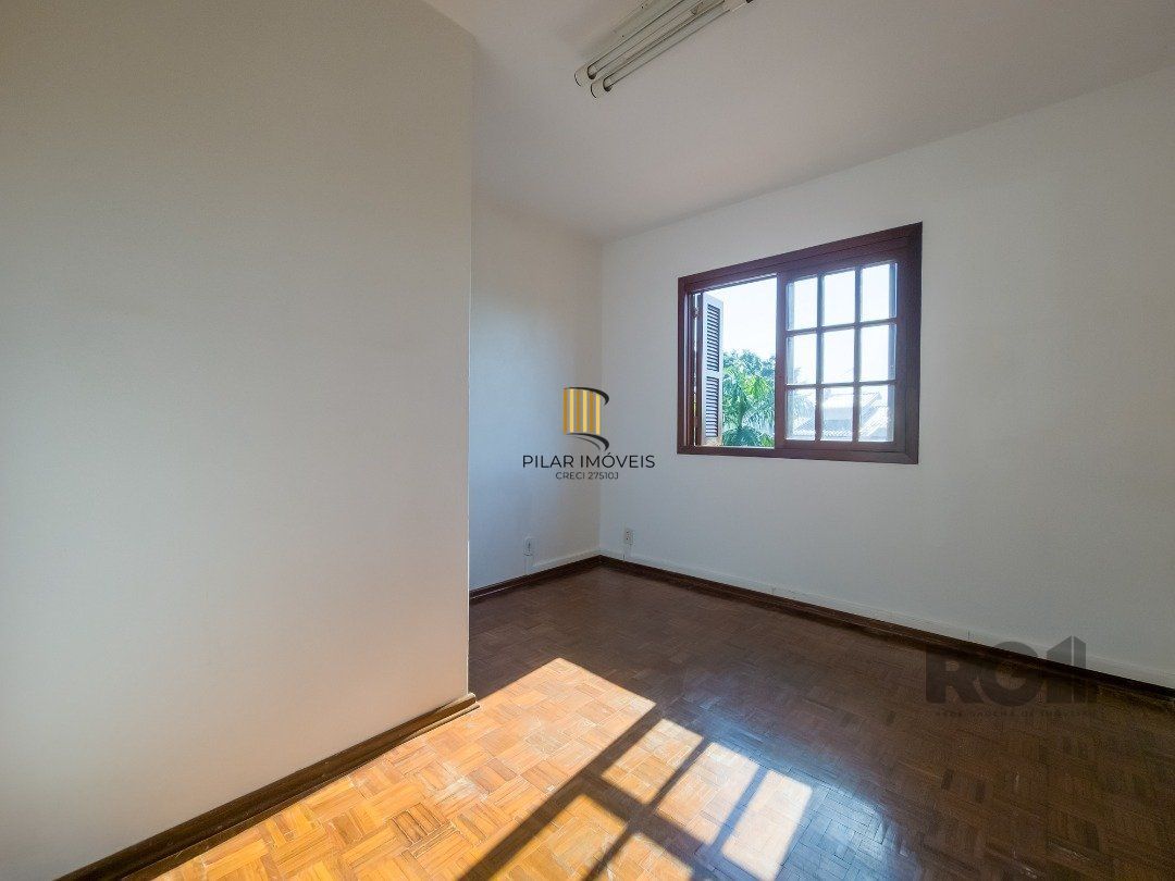 Casa 3 dormitórios no bairro Ipanema