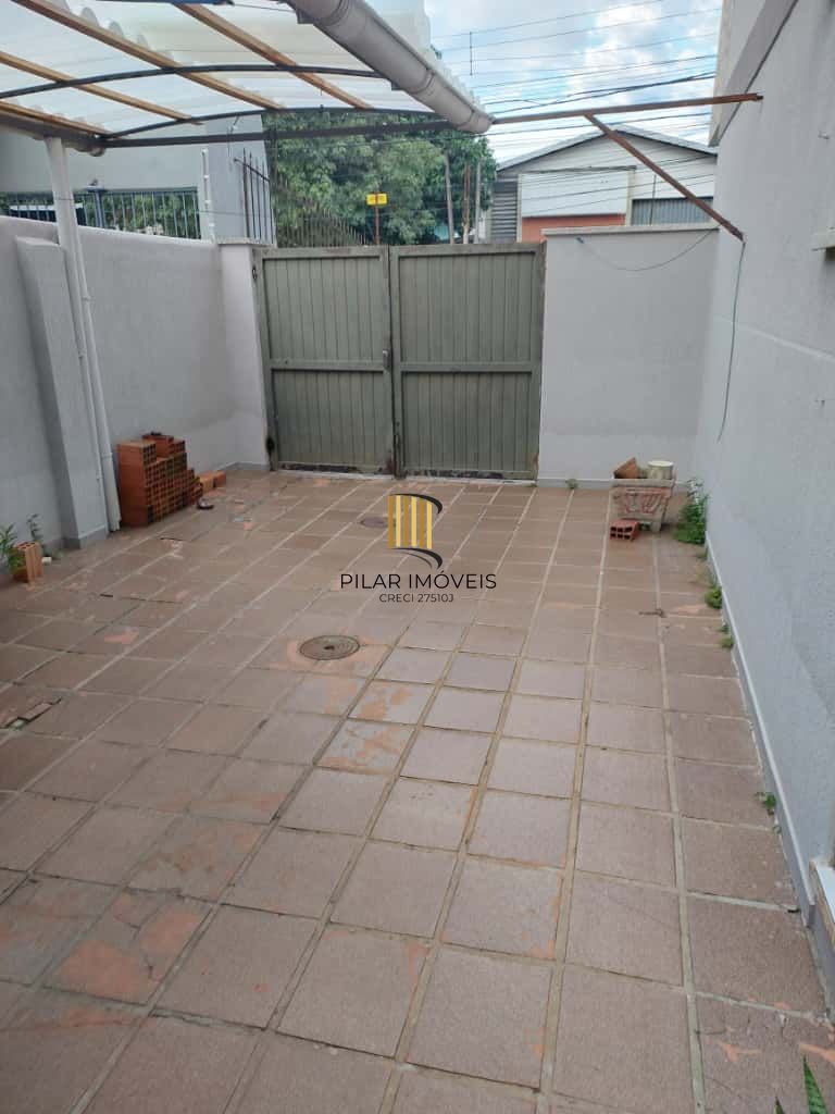 Apartamento Térreo com 2 Dormitórios, Garagem coberta e Pátio Individual!!