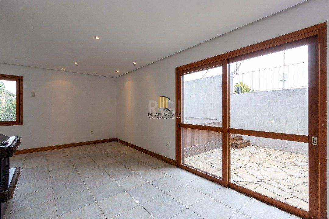 Casa em condomínio para Venda com 4 dormitórios, sendo 1 suites e 4 vagas no bairro Ipanema