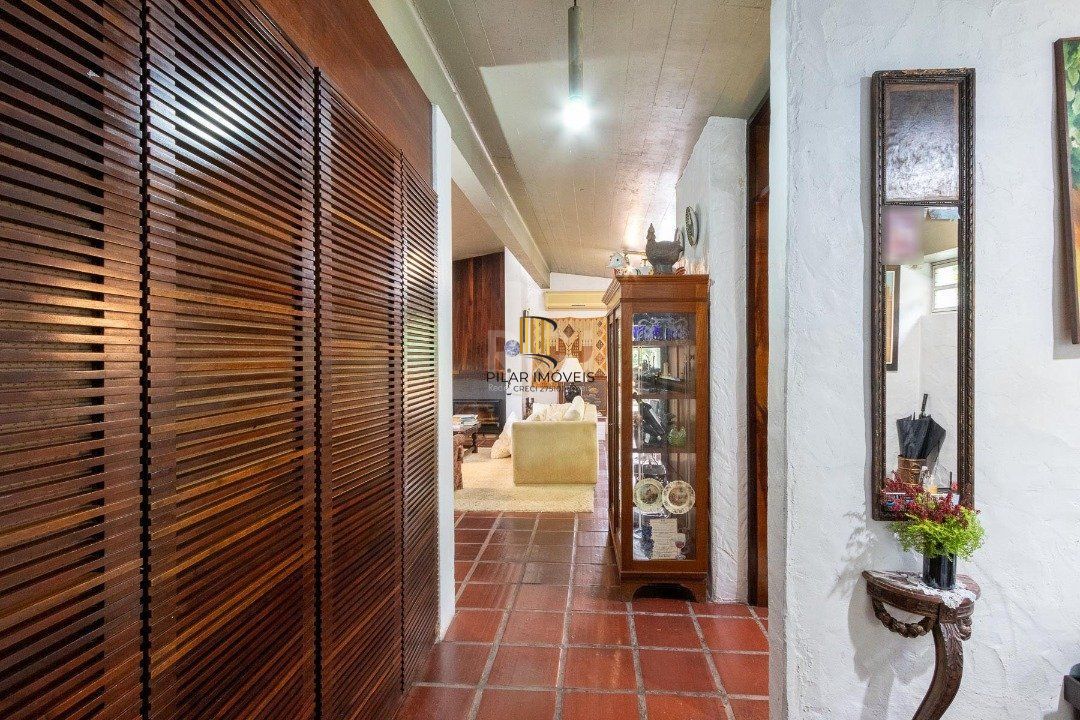 Casa para Venda - 600m², 3 dormitórios, sendo 1 suites, 8 vagas - Vila Assunção