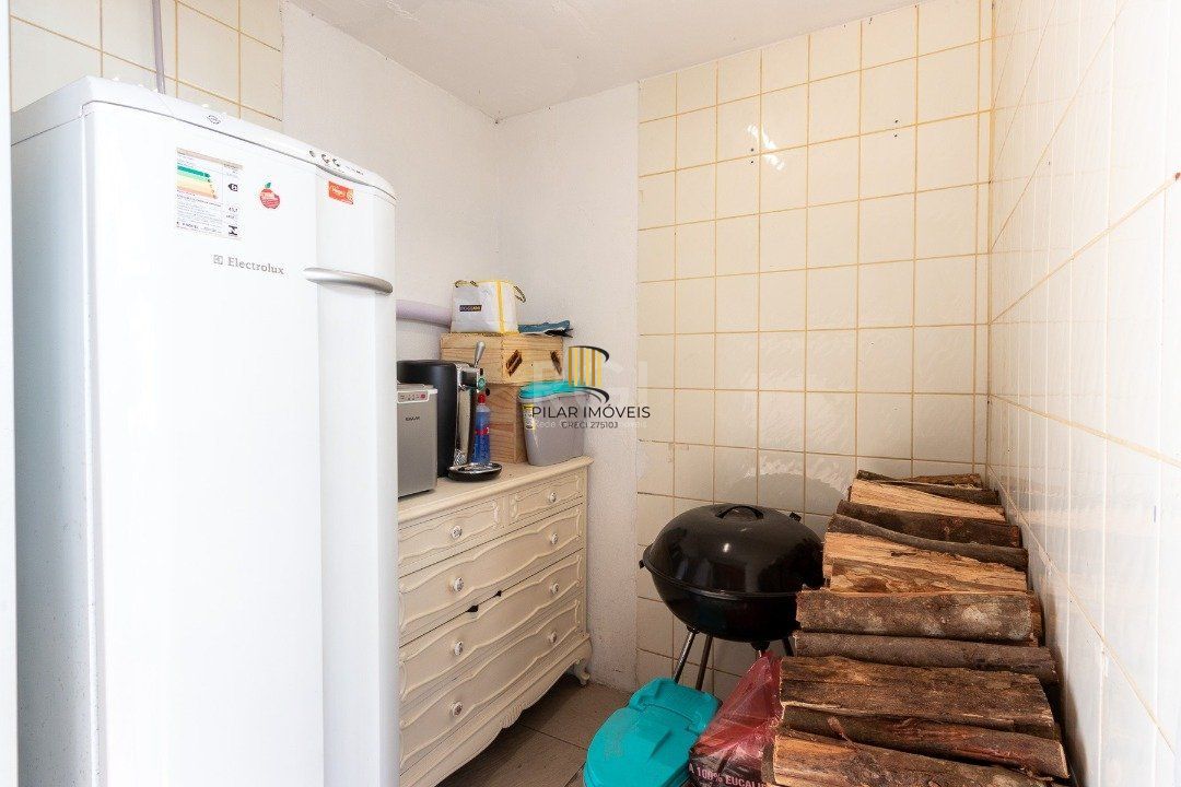 Casa Condominio para Venda - 240m², 4 dormitórios, sendo 1 suites, 2 vagas - Ipanema