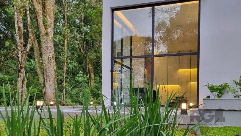 Casa toda térrea  400m2 , 3 suítes