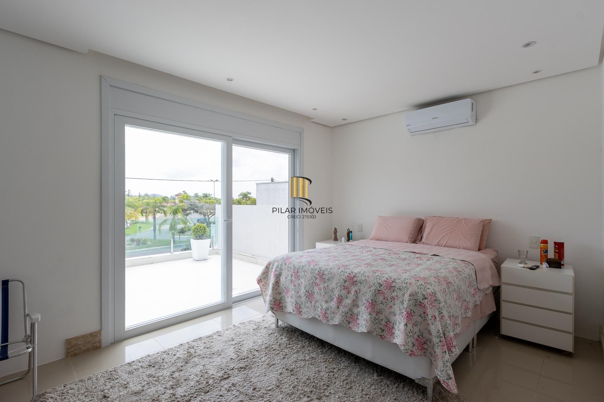 Excelente Casa à Venda no Condomínio Terra Ville