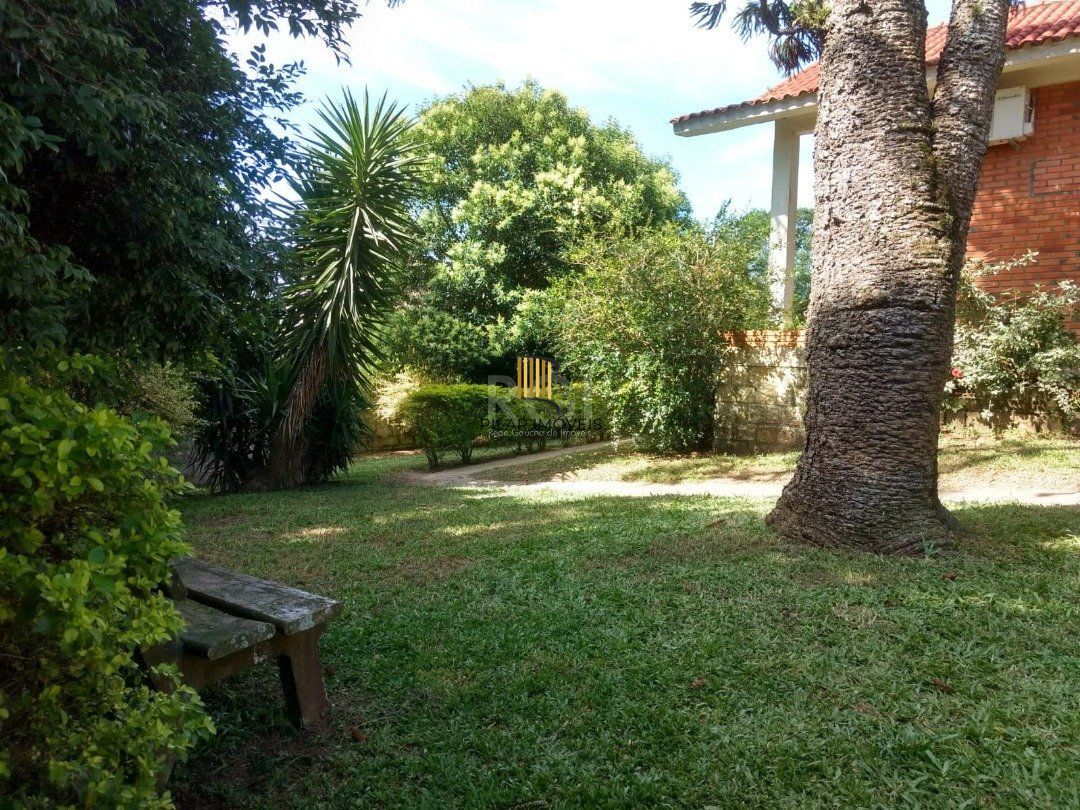Casa para Venda - 250m², 3 dormitórios, sendo 1 suites, 4 vagas - Taruma