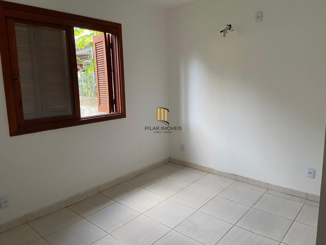 Casa 2 dormitórios no bairro Hípica