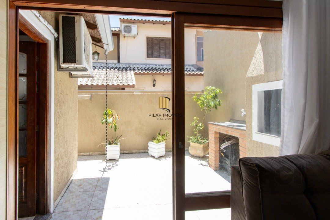 Casa para Venda - 135m², 3 dormitórios, sendo 1 suites, Hípica