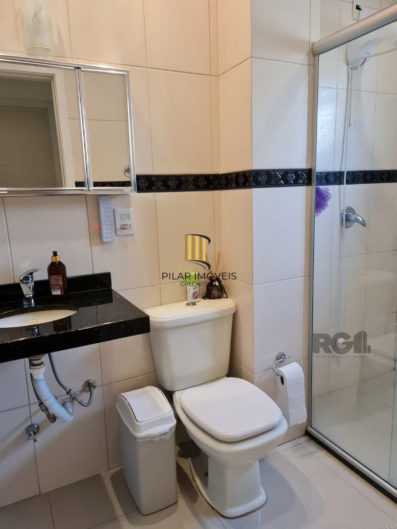 Casa 3 dormitórios no bairro Hípica