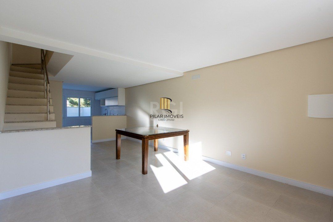 Casa 3 dormitórios no bairro Hípica