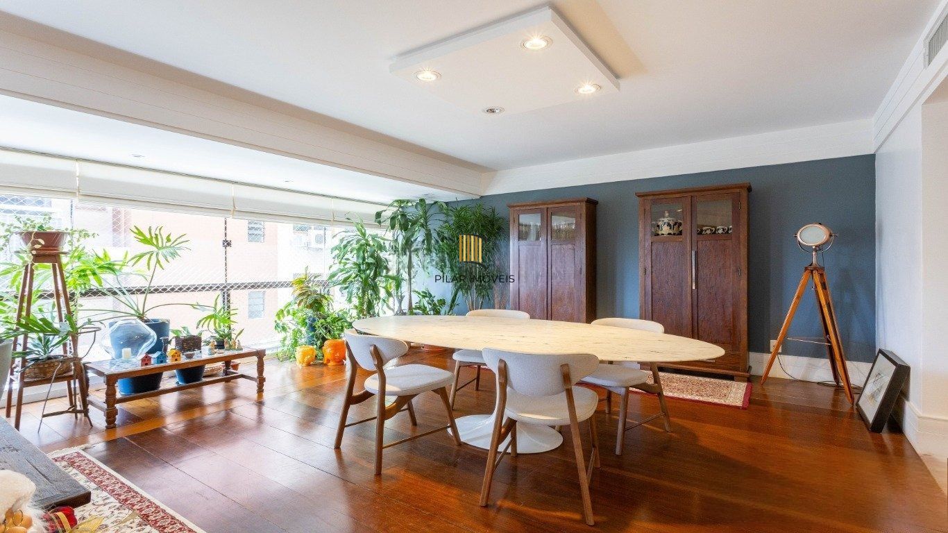 Apartamento193m² privativos,  3 dormitórios (2 suítes),  3 vagas