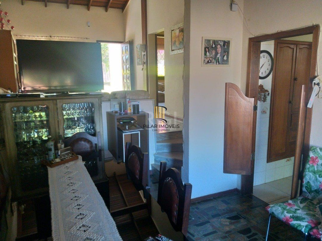 Casa para Venda - 347m², 5 dormitórios, sendo 2 suites, 2 vagas - Tristeza