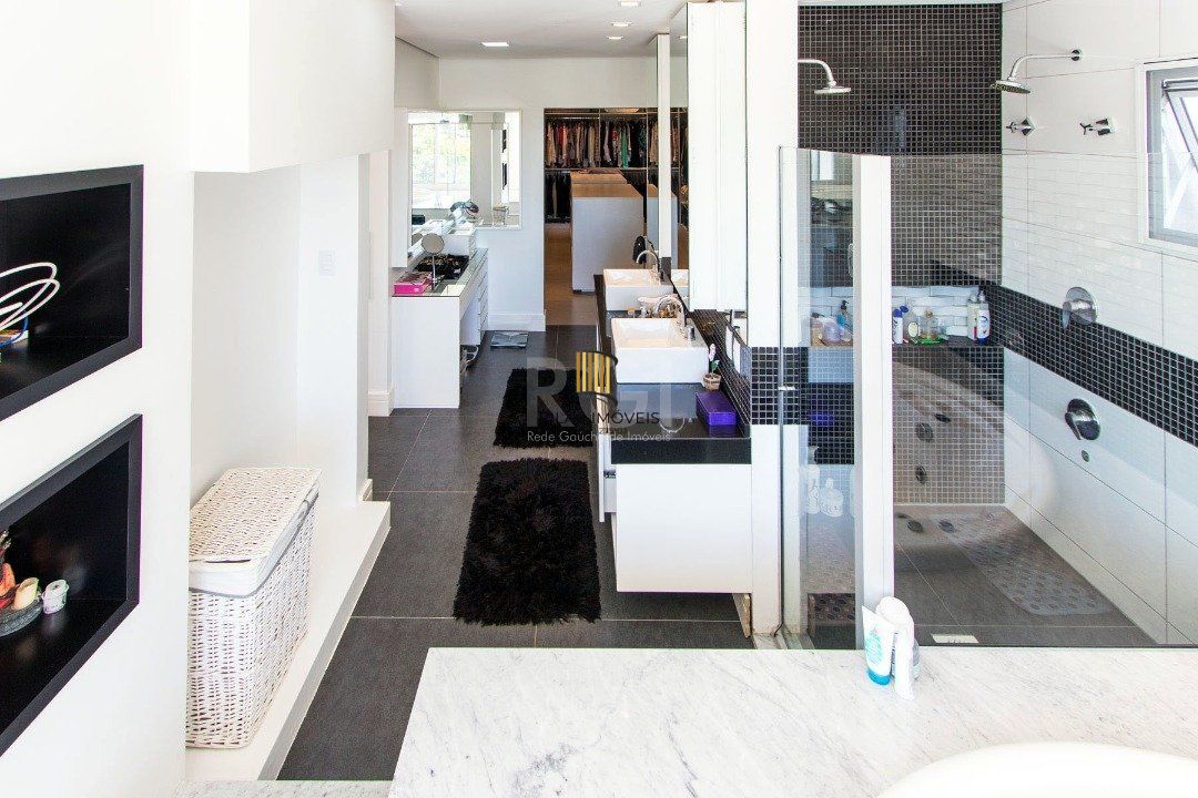 Casa Condominio para Venda - 707.4m², 6 dormitórios, sendo 6 suites, 4 vagas - Terra Ville