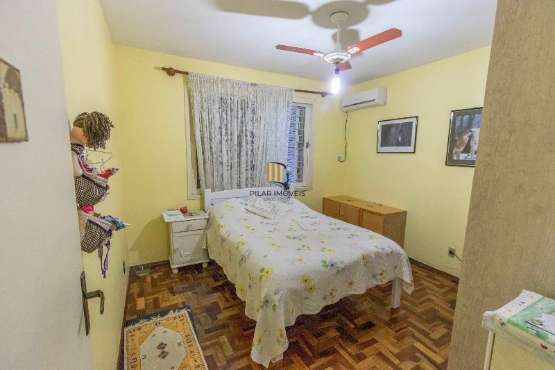 Casa para Venda - 231.72m², 4 dormitórios, sendo 1 suites, 3 vagas - Tristeza