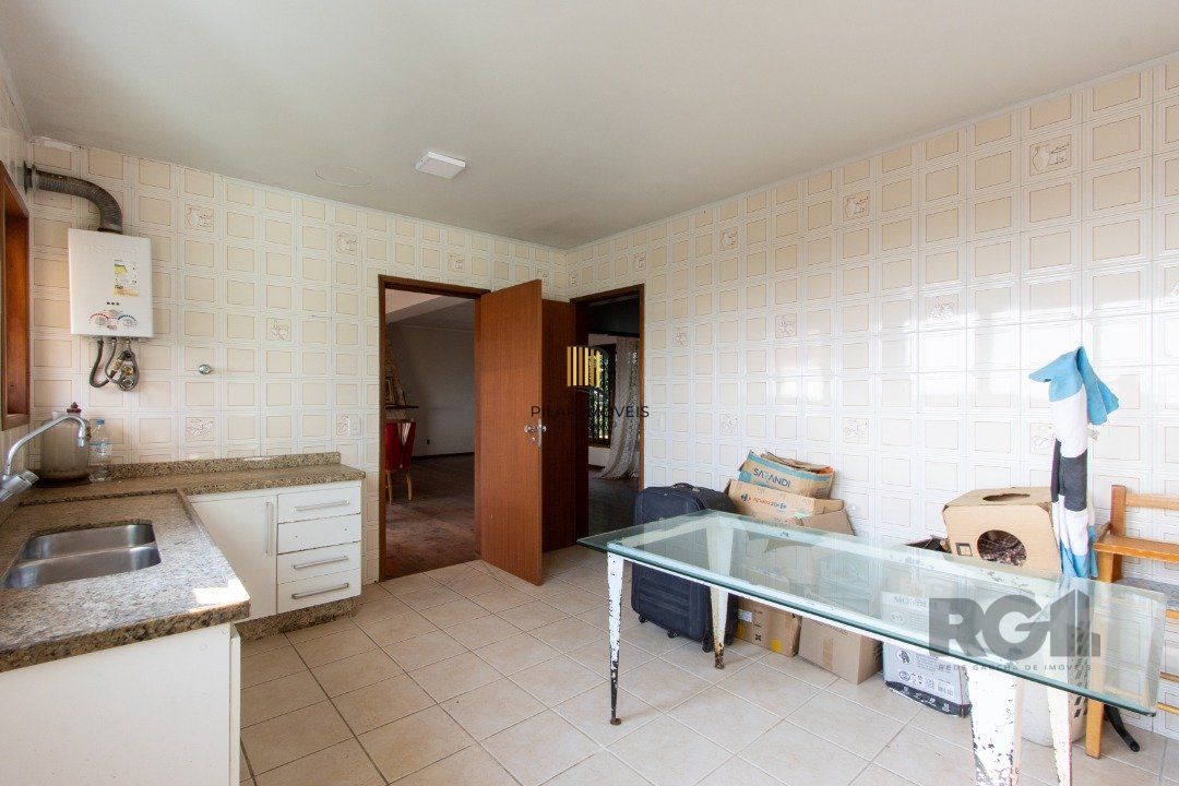 Casa para Venda - 361.95m², 4 dormitórios, sendo 2 suites, 3 vagas - Nonoai