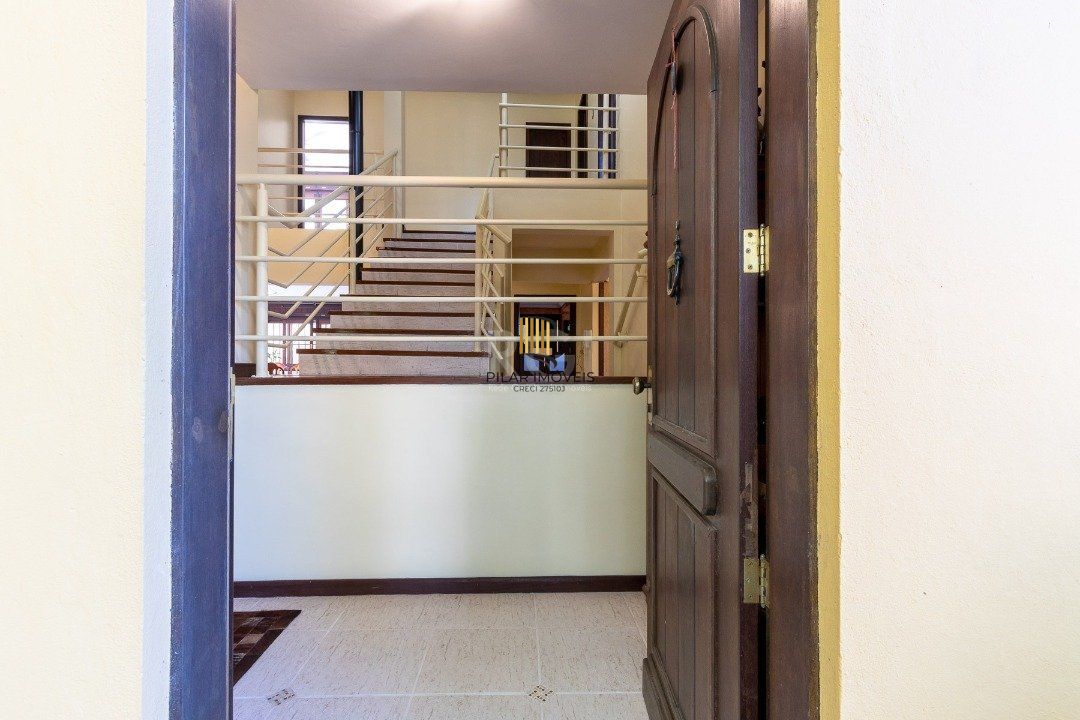 Casa para Venda - 308.25m², 3 dormitórios, sendo 1 suites, 5 vagas - Cristal