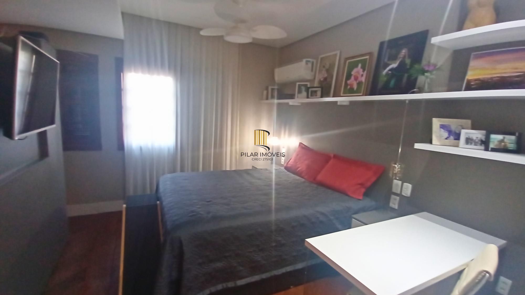 Casa de Condomínio com 3 Suítes, no bairro Tristeza